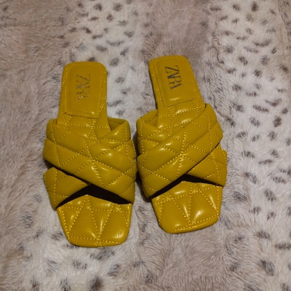 Zara Quilted cross slides - Picture 4 of 6